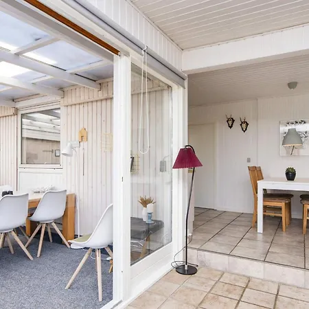 5 Person In Sydals-by Traum *