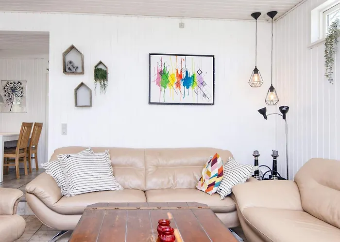 5 Person In Sydals-by Traum *